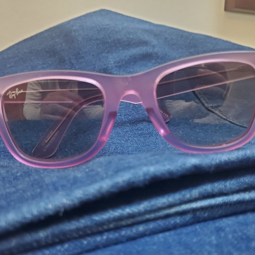 Ray Ban Wayfarer Sunglasses Ice Pop Strawberry - Picture 8 of 8